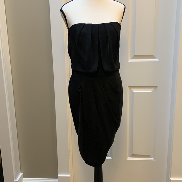 GUESS - Picture 4 of 13